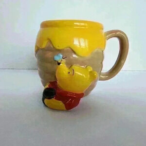 Disney Winnie the Pooh Hunny Bee Collectible Ceramic 3D Coffee Mug 23 Oz